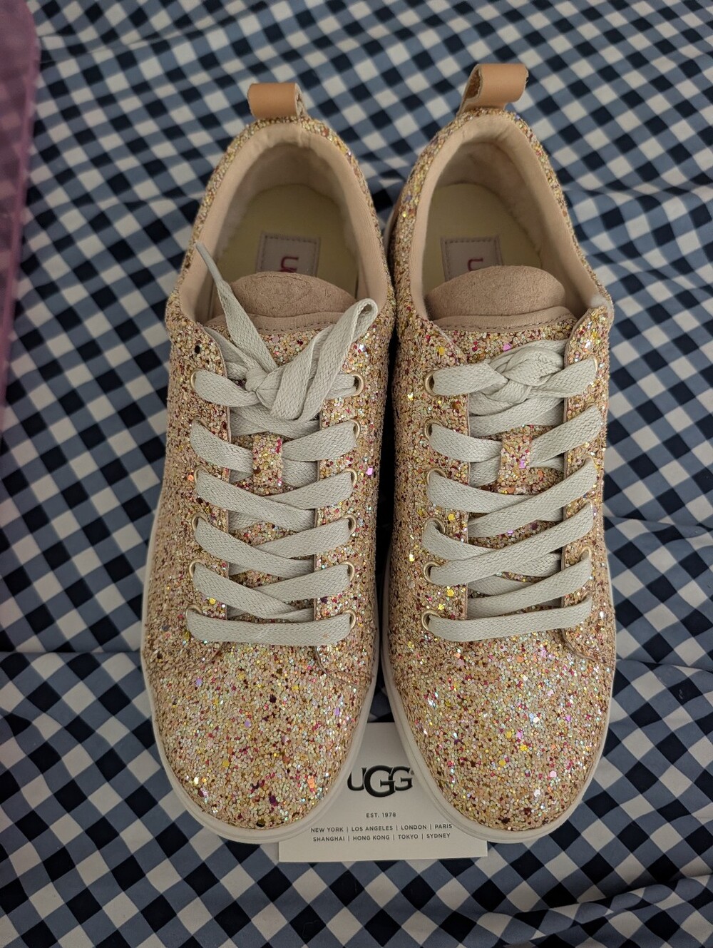 UGG W Karine Chunky Glitter Sneakers -Gold with Tan Trim